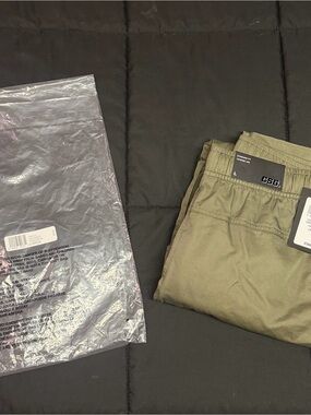 C.S.G. Men's Cargo Pants — Olive Green Utility Shorts Style